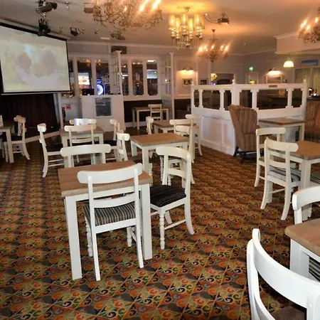 Kendal Gold Chalet + Hot Tub @ Solway Village Силлот