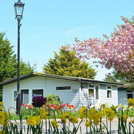 Kendal Gold Chalet + Hot Tub @ Solway Village * Силлот